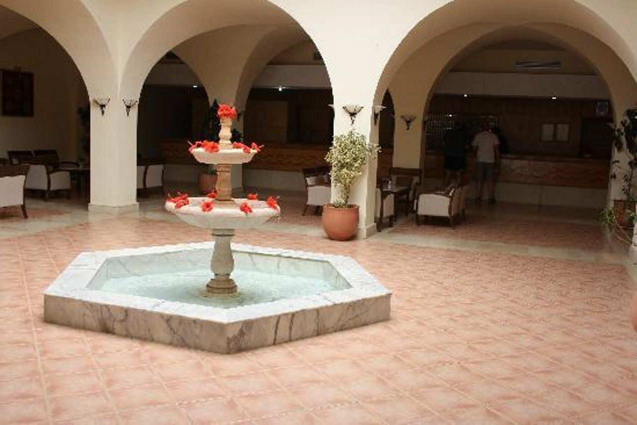 Oasis Marine Hotel Sangho Buitenkant foto